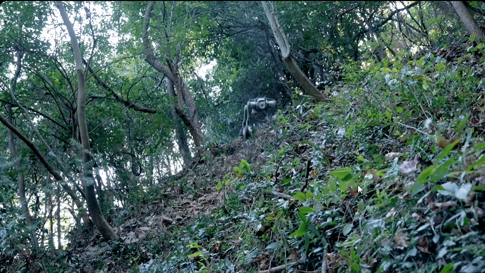 Robot subiendo escaleras