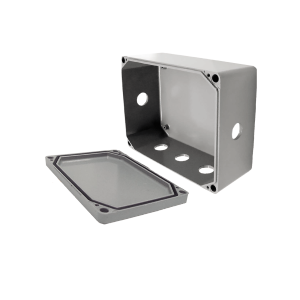 Caja de Unión de Aluminio con 6 salidas de 7/8" / Orificios 1 Izq - 1 Der - 4 en la parte inferior.